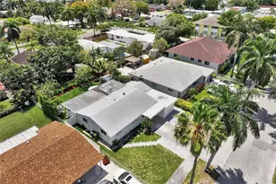 814 NE 4th St, Hallandale Beach, FL 33009 - Photo 46