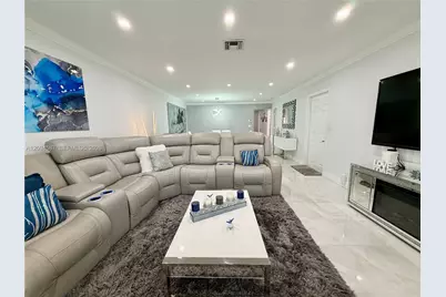 520 NW 46th St, Deerfield Beach, FL 33064 - Photo 2