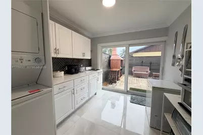 520 NW 46th St, Deerfield Beach, FL 33064 - Photo 10