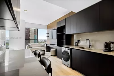 20 NE 11th St #3111, Miami, FL 33132 - Photo 2