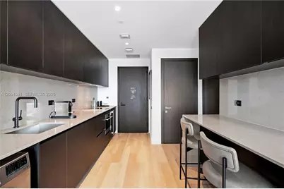 20 NE 11th St #3111, Miami, FL 33132 - Photo 8
