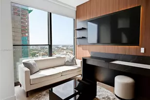 20 NE 11th St, Miami, FL 33132 - Photo 4