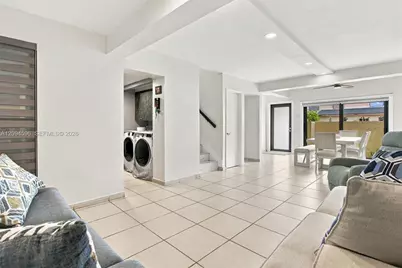 9670 Fontainebleau Blvd #19, Miami, FL 33172 - Photo 10