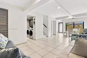 9670 Fontainebleau Blvd, Miami, FL 33172 - Photo 10