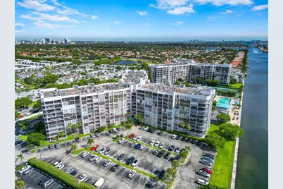 800 Parkview Dr #1006, Hallandale Beach, FL 33009 - Photo 38