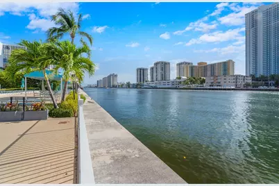800 Parkview Dr #1006, Hallandale Beach, FL 33009 - Photo 14