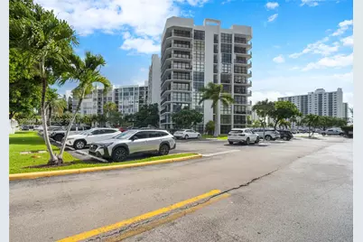 800 Parkview Dr #1006, Hallandale Beach, FL 33009 - Photo 8
