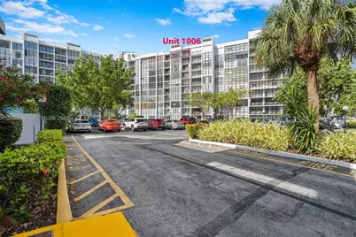 800 Parkview Dr #1006, Hallandale Beach, FL 33009 - Photo 10