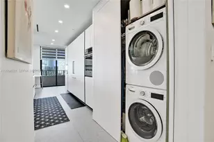 520 Brickell Key Dr, Miami, FL 33131 - Photo 24