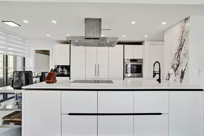 520 Brickell Key Dr #A1015, Miami, FL 33131 - Photo 4
