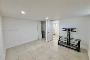 12435 SW 42nd St, Miami, FL 33175 - Photo 8