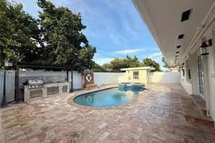 3889 NW 5th St, Miami, FL 33126 - Photo 20