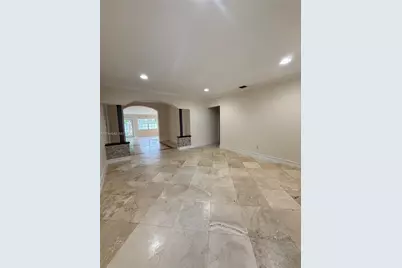 3889 NW 5th St, Miami, FL 33126 - Photo 6