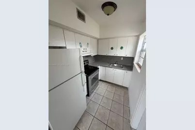 520 W 22nd St, Hialeah, FL 33010 - Photo 6