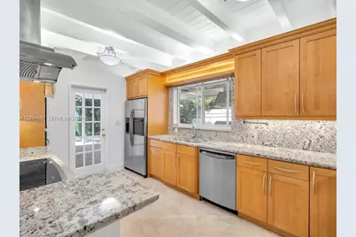 1232 NE 88th St, Miami, FL 33138 - Photo 4