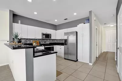 3169 NW 32nd Ct, Oakland Park, FL 33309 - Photo 8