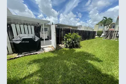 961 W 37th Ter #30, Hialeah, FL 33012 - Photo 16