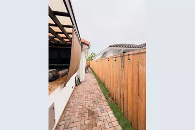 9947 NW 10th Ter, Miami, FL 33172 - Photo 26