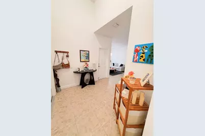 9947 NW 10th Ter, Miami, FL 33172 - Photo 10