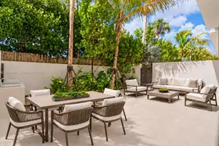2200 Brickell Ave, Miami, FL 33143 - Photo 2