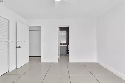616 NE 195th St, Miami, FL 33179 - Photo 44