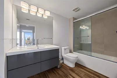1900 N Bayshore Dr #3604, Miami, FL 33132 - Photo 20