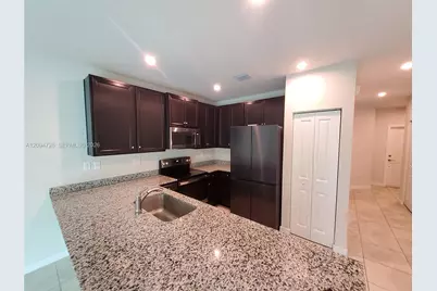 1085 NW 4th Ter, Florida City, FL 33034 - Photo 12