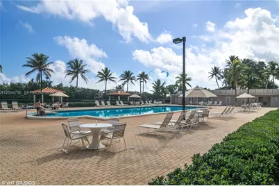 2625 Collins Ave #605, Miami Beach, FL 33140 - Photo 28