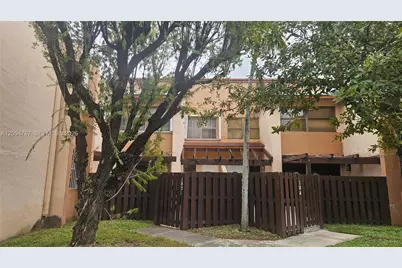 445 W Park Dr #102-4, Miami, FL 33172 - Photo 2
