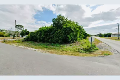 2919 11th St SW, Lehigh Acres, FL 33976 - Photo 6