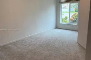 33 Bentwater Cir, Boynton Beach, FL 33426 - Photo 2