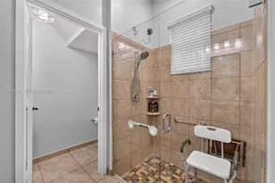 3226 W 97th St, Hialeah, FL 33018 - Photo 20
