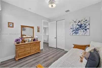 3226 W 97th St, Hialeah, FL 33018 - Photo 24