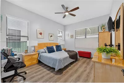 3226 W 97th St, Hialeah, FL 33018 - Photo 16