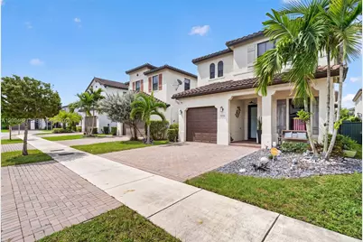 3226 W 97th St, Hialeah, FL 33018 - Photo 8