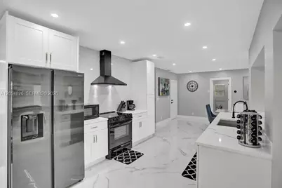 63 SE 5th Ave, Deerfield Beach, FL 33441 - Photo 16