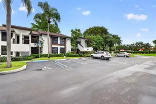 204 Lake Pointe Dr, Oakland Park, FL 33309 - Photo 1