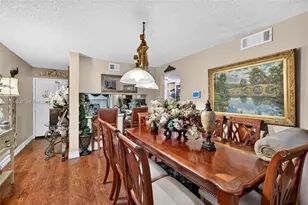 204 Lake Pointe Dr, Oakland Park, FL 33309 - Photo 14