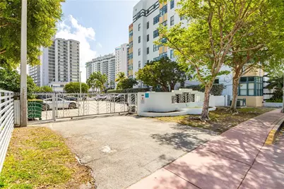 2421 Lake Pancoast Dr #3B, Miami Beach, FL 33140 - Photo 26