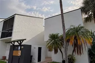 9195 Fontainebleau Blvd, Miami, FL 33172 - Photo 2