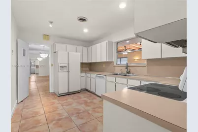 9360 SW 25th St, Miami, FL 33165 - Photo 12