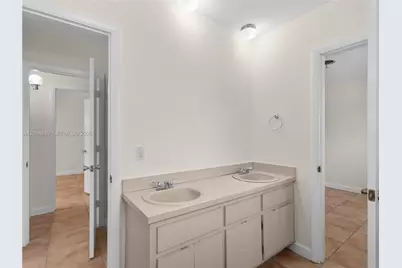 9360 SW 25th St, Miami, FL 33165 - Photo 32