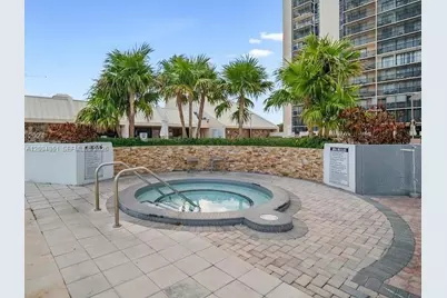 20301 W Country Club Dr #1025, Aventura, FL 33180 - Photo 16