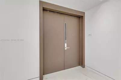 300 Biscayne Blvd Way #4203, Miami, FL 33131 - Photo 4