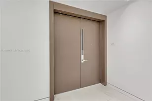 300 Biscayne Blvd Way, Miami, FL 33131 - Photo 4