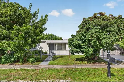 5197 NE 14th Ave, Pompano Beach, FL 33064 - Photo 2