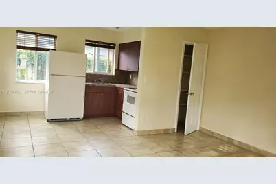 1324 NE 127th St #09, North Miami, FL 33161 - Photo 8