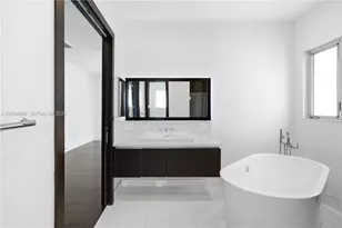 8221 NW 34th Dr, Doral, FL 33122 - Photo 40