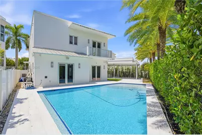 8221 NW 34th Dr, Doral, FL 33122 - Photo 68