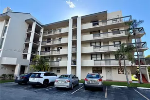 8881A Fontainebleau Blvd, Miami, FL 33172 - Photo 2